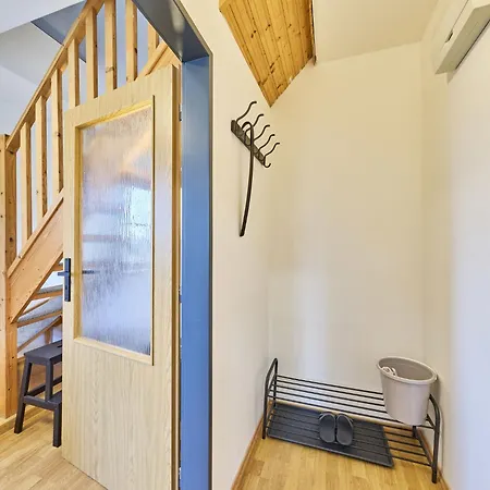 2 By Interhome *