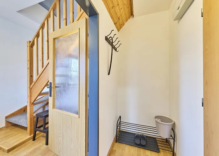 2 By Interhome *
